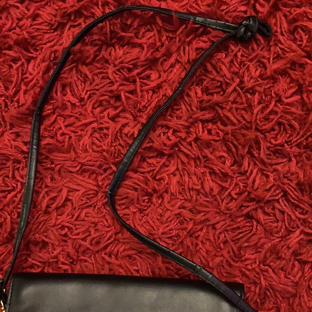 Buxton Clutch or Purse with detachable strap - Picture 9 of 11